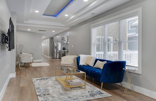 West Central Condo | Stylish Downtown Fort Wayne 3BR 2 BA Condo WiFi & Free Parking