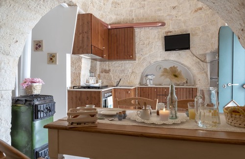 Castellana Grotte Villa | Stylish Trulli with Private Pool for 4 guests in Puglia