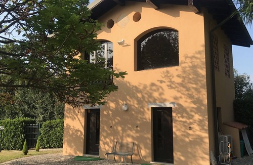 Nibionno House | Suggestive Casottino immersed in the green of Brianza