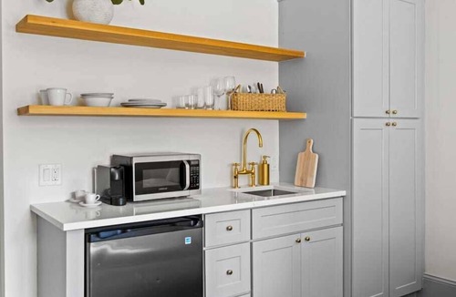 Connecticut Ave - K Street Apartment | Suite 4C at Maison Dupont, a Dupont Circle Inn