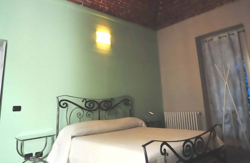 Valenza Apartment | Suite Deluxe con Affresco 2