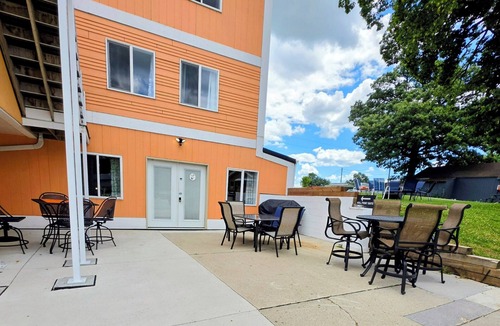 Arnolds Park Apartment | Suite for 9 Guests in Arnolds Park