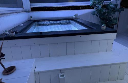 Monteverde Nuovo Apartment | SuiteFrattini Private Spa Rooftop