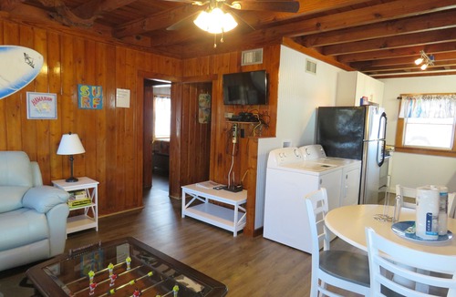 South Nags Head House | Summer Special/RIGHT ACROSS from OCEAN/Fenced yard/pet friendly