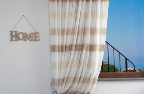 San Lazzaro House | Sun Holiday House