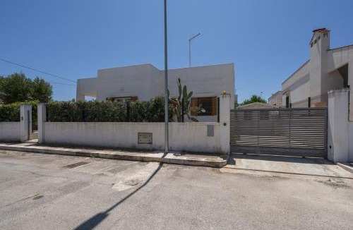 Ostuni House | Sun & Smile cozy seaside villa near Ostuni