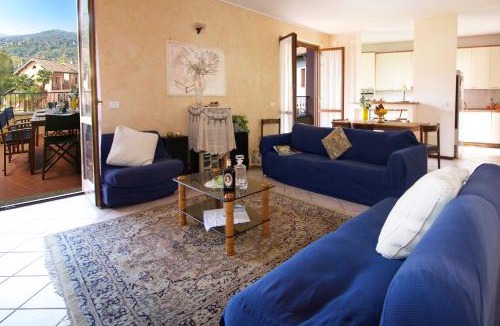 Lesa Apartment | Sunflower Relax Pool and Terrace - Happy Rentals