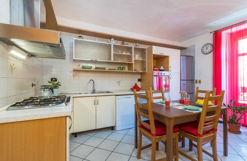 Vanchiglietta Apartment | Sunny Apartment by Wonderful Italy
