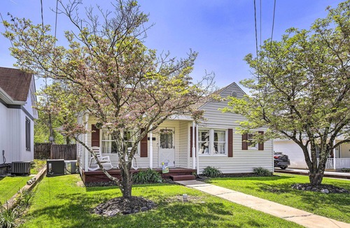 Bristol House | Sunny Bristol Home w/ Yard - Walk to Downtown