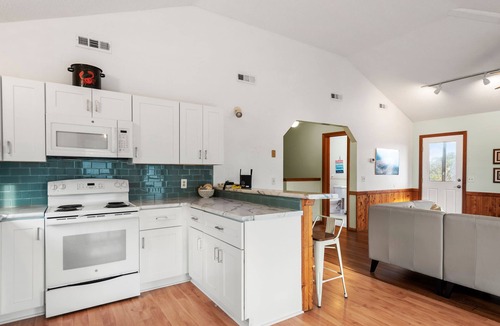 Ocean Sands House | Sunny Days: Oceanside, Dog-friendly and short drive to the beach!