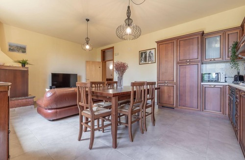 Urbisaglia Apartment | Sunrise Hill Holiday Home - Sunrise Hill Holiday H