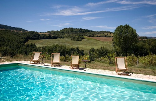 Monte Castello di Vibio House | Superb Farmhouse with Swimming Pool in the Green Heart of Italy