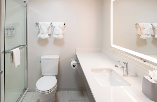 Westampton Hotel | Superb hotel with NEWLY renovated rooms in Westampton Township