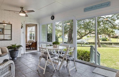 Newport Cottage | Surrey Cottage