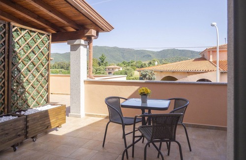 Torpe House | Sweet Home - Morada - Four Bedroom Guest House, Sleeps 10