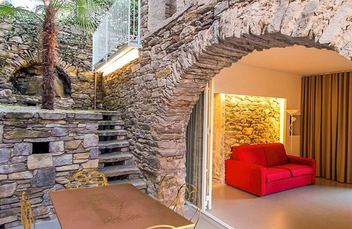 Ghiffa Apartment | Tastefully furnished 2½-room apartment with spacious outdoor area