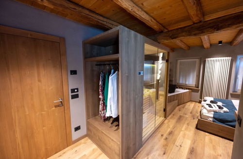 Chies d'Alpago Bed & Breakfast | TEVERONE SUITES & WELLNESS - Camera Gallo Forcello
