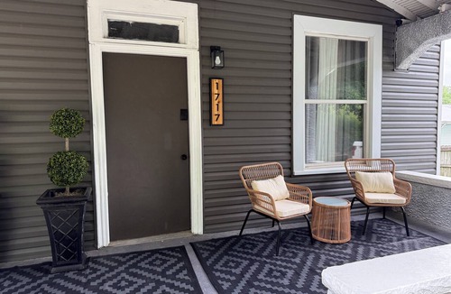 Ashland House | The Black Nest Modern Duplex w/Porch