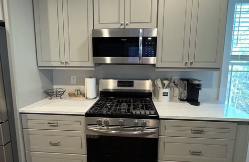 Seneca House | The Canoe House - Multi Family/Elder Friendly 6 BE/4 BA - Clemson + Golf Outings