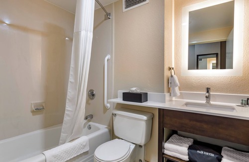 Charleston Hotel | The Capitol Hotel