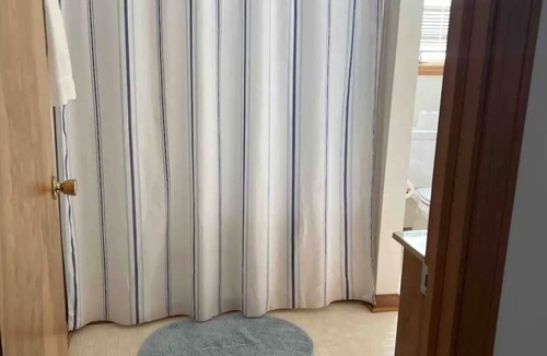 Colington House | The Currituck Sound Awaits You while 10 minutes to the Beach!