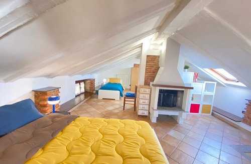 Trezzano Rosa Apartment | The Discography, Elegant and Spacious for Groups and Families, with Parking