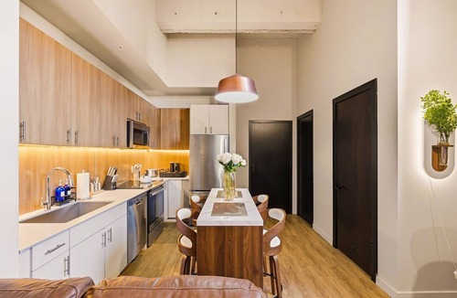 Downtown St. Louis Apartment | The Echelon | 1BR | Rooftop Pool + Pet Park + King
