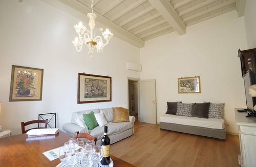 Duomo Apartment | The emotion of living in a Renaissance palace in the heart of Florence