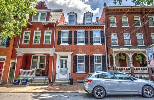 Lancaster House | THE HAMILTON HOUSE - DOWNTOWN COLONIAL LANCASTER