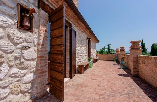 Campli Villa | tHE Italian Dream Villa - Pool, Spa & Wine