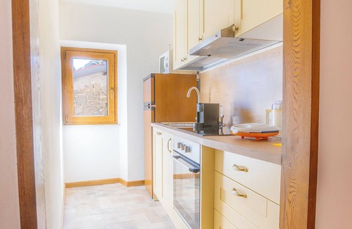 Pieve Fosciana Apartment | The Abode of the Abraham-The Band