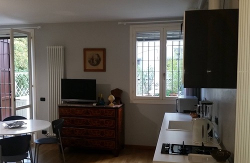 Province of Bologna Apartment | "The Little Garden," Studio apartment, garden and private parking space Airport+Ducati