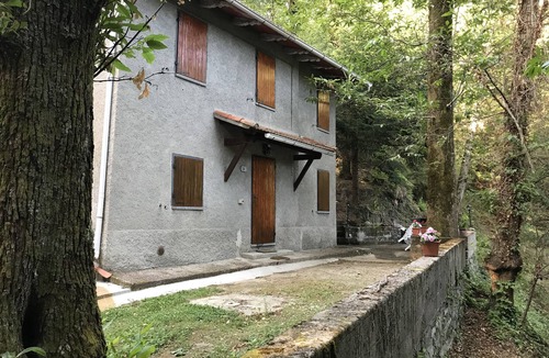 Stazzema House | The little house in the Stazzema wood