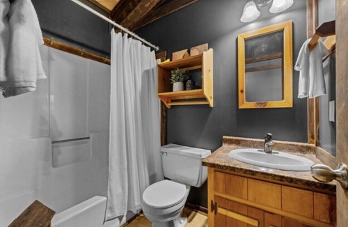 Sautee Nacoochee Bed & Breakfast | The Lost Compass - Suite #2 - Cozy Cabin Retreat
