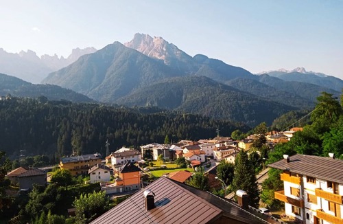 Lozzo di Cadore House | The Mansard in the Heart of the Dolomites