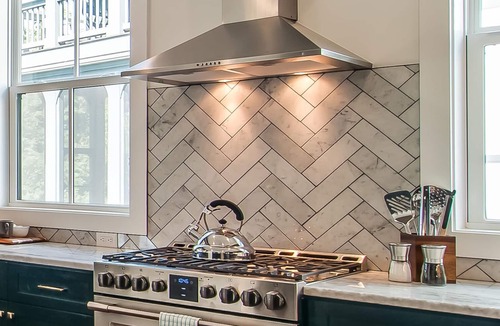 Shelby Hills House | The Maxwell - Luxuriously Styled Home Near Amazing Restaurants!