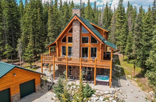 Valley of the Sun House | The Mountain Gem Chalet/Hot Tub Luxe Log Retreat
