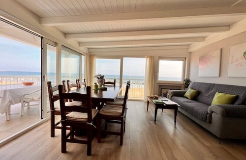 Marina di Palma Apartment | The Seaside Sunrise. 1 minute walk to the beach. AC