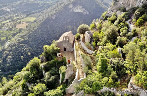 Precetto House | The Stone House in private medieval village