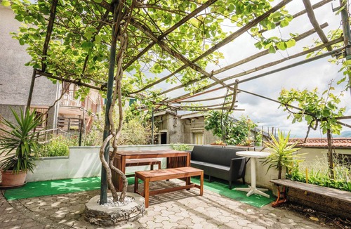 Lumarzo House | {The Terrace of Cerese}-parking space and garden