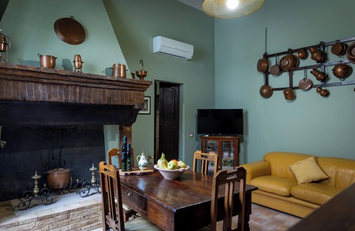 Guzman Apartment | The Theater: Cozy and comfortable apartment. Downtown Bevagna.