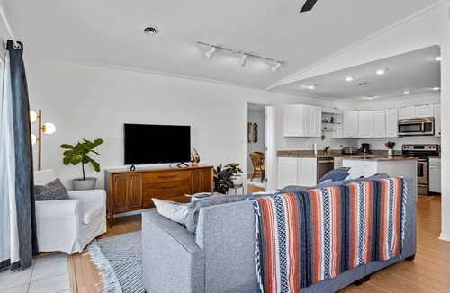 Emerald Isle House | The ultimate OCEANFRONT bungalow close to everything