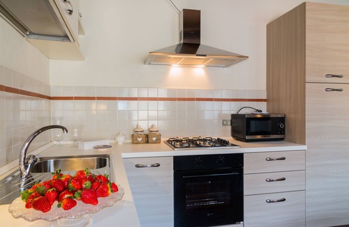 Pistoia Apartment | The wisteria, elegant apt old town