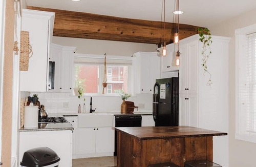 Lancaster House | This house is a 4 bedroom(s), 1.5 bathrooms, located in Lancaster, PA.