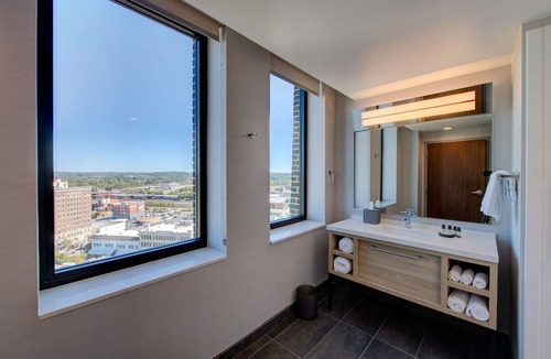 Meridian Hotel | Threefoot Hotel, Meridian, a Tribute Portfolio Hotel
