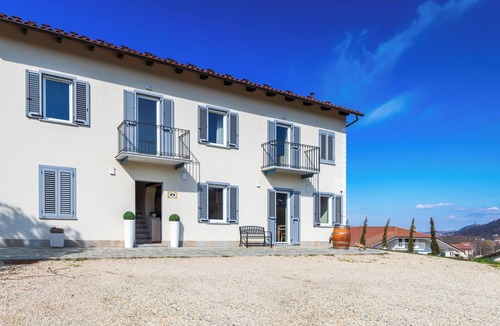 Costigliole d'Asti Apartment | Tid House B&B - Three Bedroom Apartment, Sleeps 5