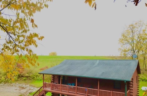 Harpers Ferry Cabin | Timber Ridge hideaway with outdoor hot tub & Pool