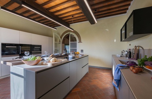 Puliciano House | Timeless Tuscan Holiday Stay
