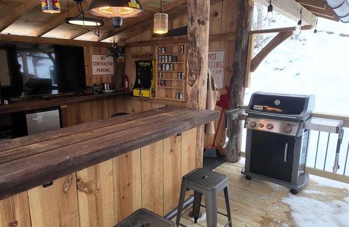 Irvine Cabin | Tin Cantina - Cozy Tiny Cabin Near Red River Gorge - Stargazing & Seclusion