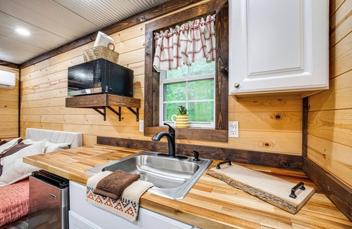 Cumberland Cabin | Tiny Cabin Nature Retreat Near Blue Rock